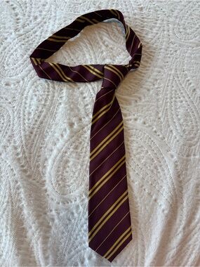 Wizarding World of Harry Potter 100% Silk Gryffindor Tie